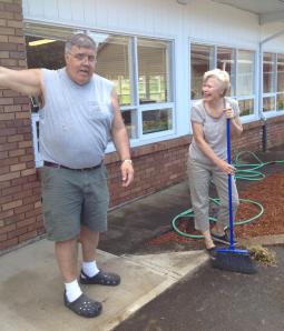 922192_601328156553219_415838041_o